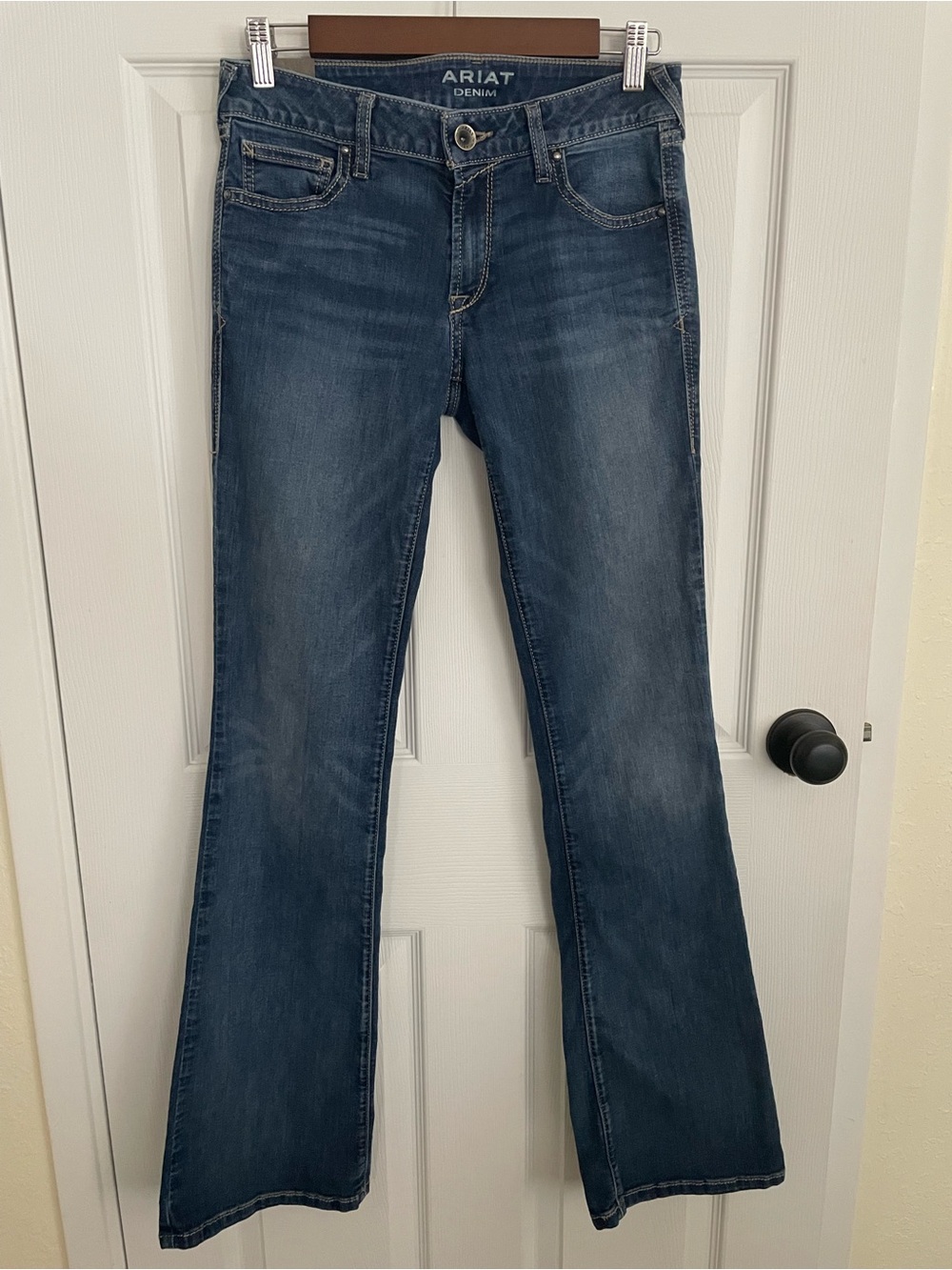 Ariat Bootcut Jeans Medium Dark Wash Embroidered Western Denim Sz 28L Long